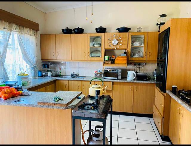 6 BEDROOM HOUSE FOR SALE IN QUEENSTOWN CENTRAL